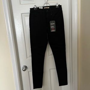 Levis 720 high-rise super skinny NWT black 30/32